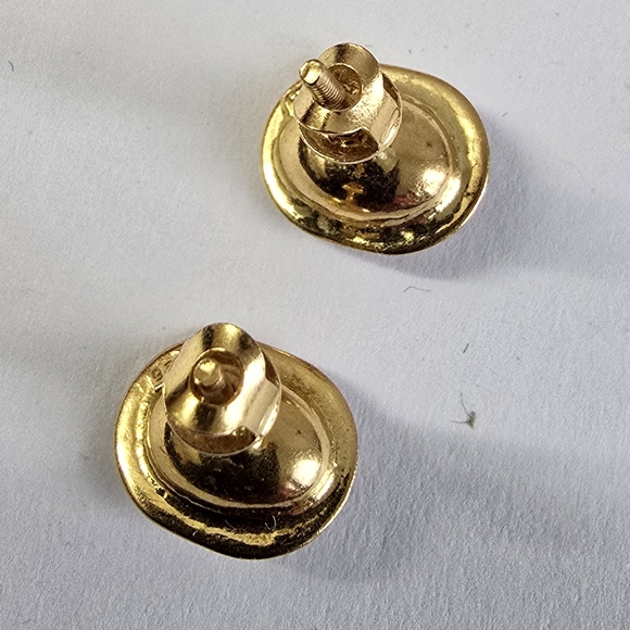 Majestic 22K Gold Earrings – A Symphony of Timeless Elegance and Radiant - Picture 2 of 10